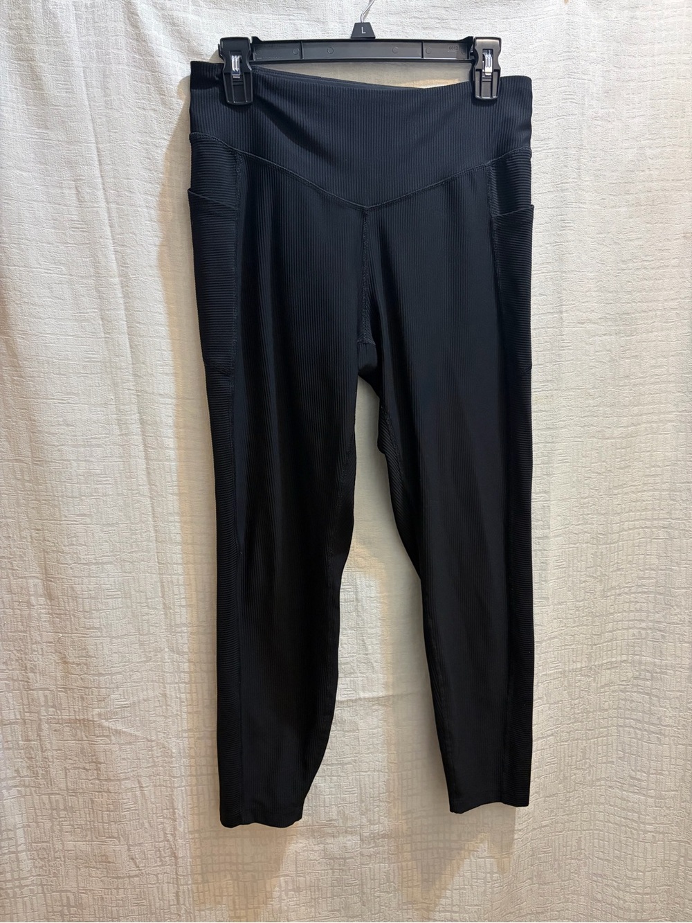 Old Navy Black High-Waist Ribbed Leggings with Side Pockets